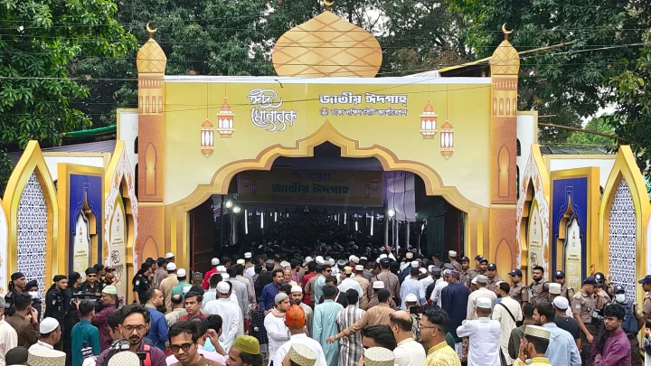 আজ পবিত্র ঈদুল ফিতর